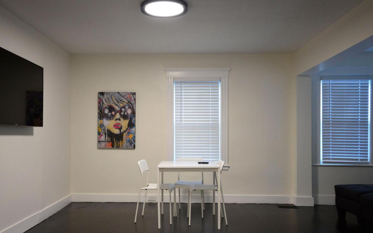 Modern Two Bedroom Condo - Boston Stoneham Bagian luar foto